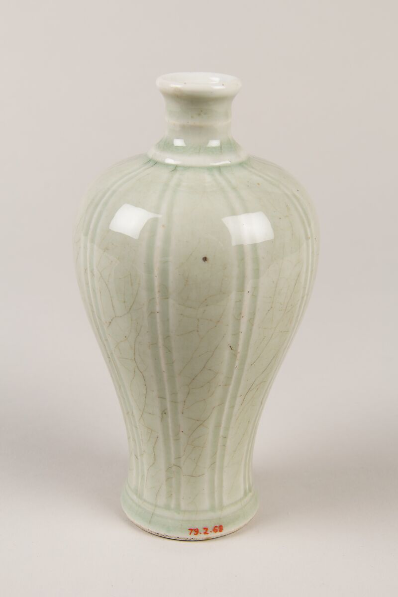 Vase, Porcelain with celadon glaze, China