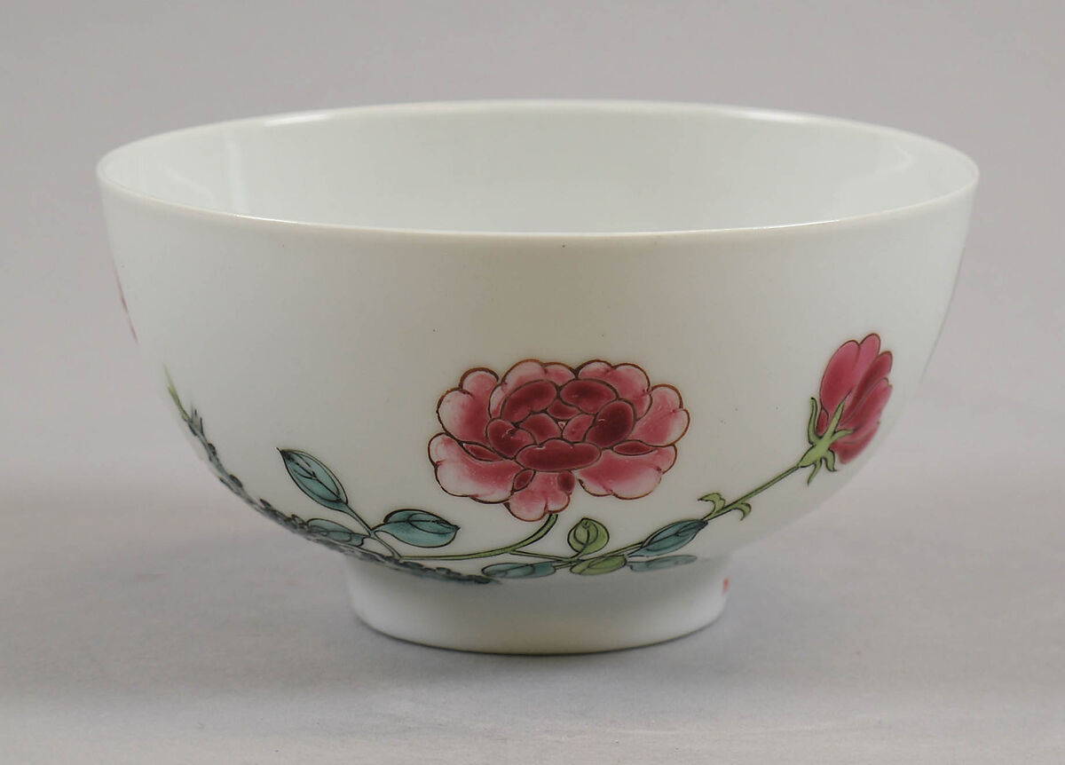 Bowl with birds and flowers, Porcelain painted in overglaze polychrome enamels (Jingdezhen ware), China