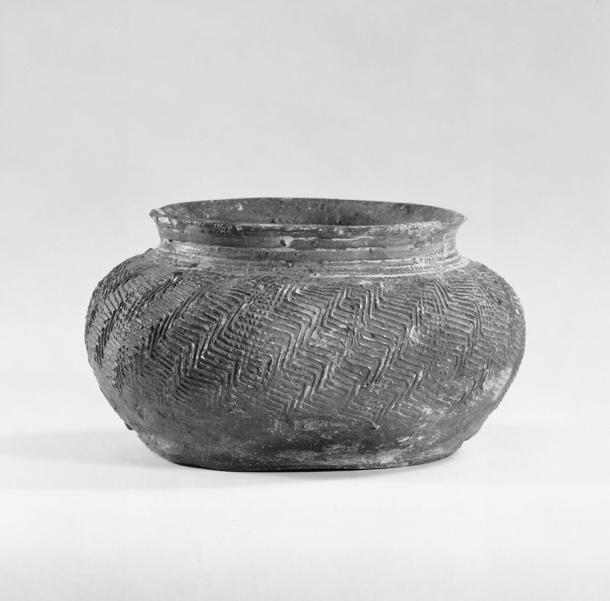 Jar (Guan), Stoneware with impressed decoration, China 