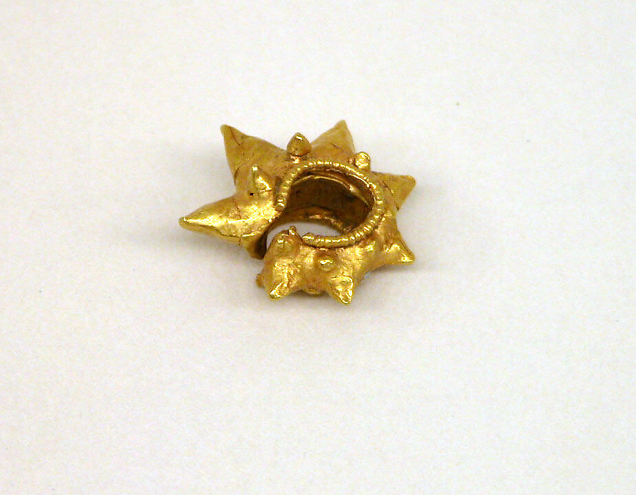 Pair of Ear Clips in the Shape of a Starfruit, Gold, Indonesia (Java) 