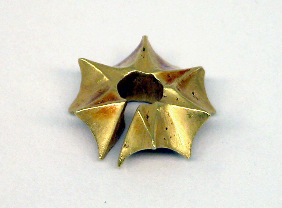 Ear Clip in the Shape of a Starfruit, Gold, Indonesia (Java) 