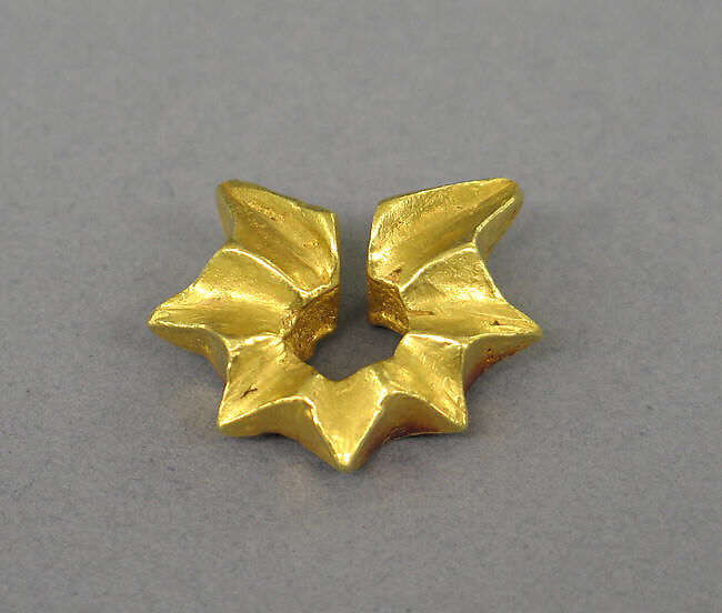 Ear Clip in the Shape of a Starfruit, Gold, Indonesia (Java) 