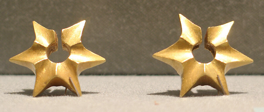 Pair of Ear Clips in the Shape of a Starfruit, Gold, Indonesia (Java) 