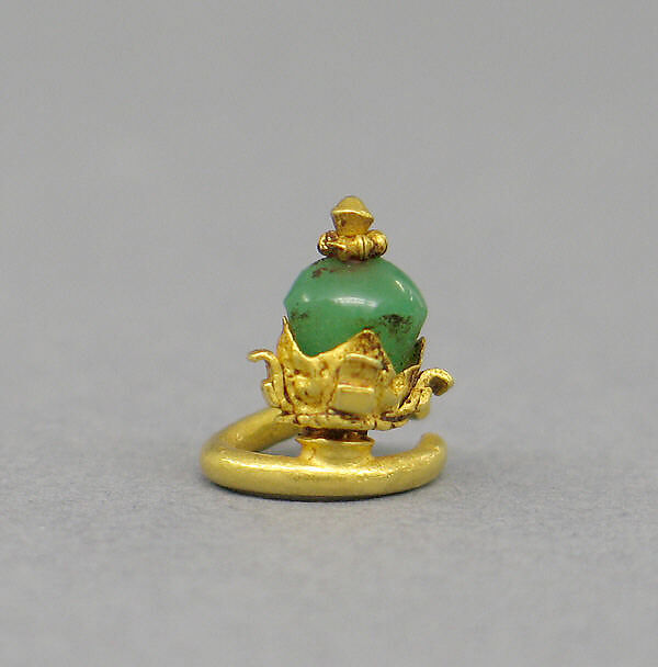 Pair of Ear Clips with Bead in Four-Prong Lotus Base Setting, Gold with bead, Indonesia (Java)