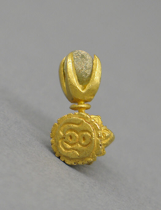 Ear Clip with Stone in Four Prong Lotus Base Setting, Gold with stone, Indonesia (Java) 