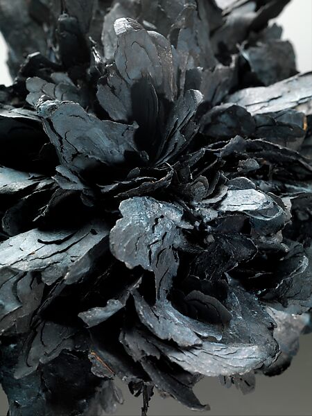 Necklace, Attai Chen (Israeli, Jerusalem 1979-2023), Paper, paint, coal, glue, and linen