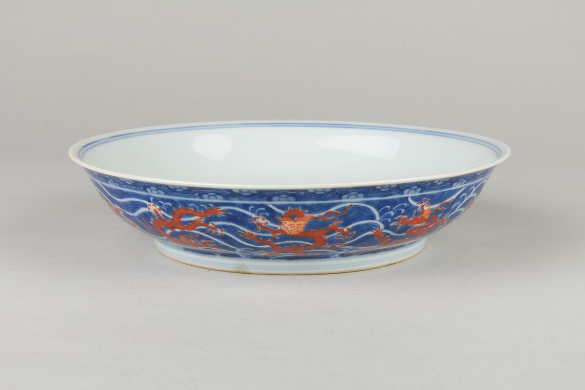 Dish (one of a pair), Porcelain painted in underglaze blue and overglaze red, China