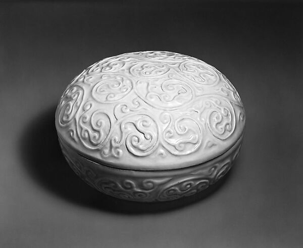 Covered Box (copy of Chinese Yuan dynasty 14th century made in Thailand in 1984), Porcelain with relief decoration under bluish white glaze, Thailand 