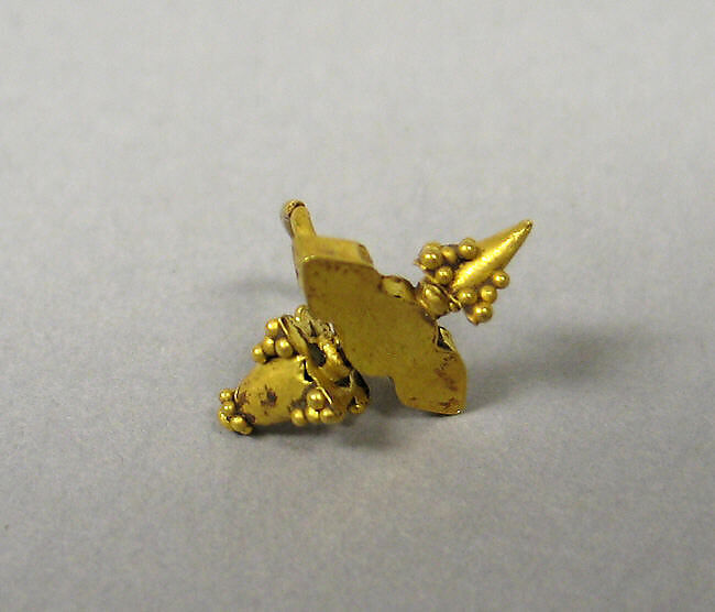 Pair of Ear Clips with Leaf-Shaped Bezel, Gold, Indonesia (Java)