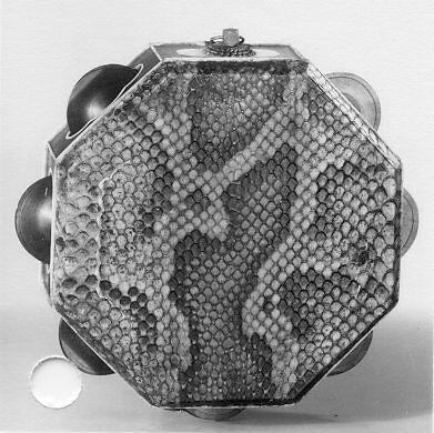 Bajiao Gu, Wood, snake skin, ivory., Chinese