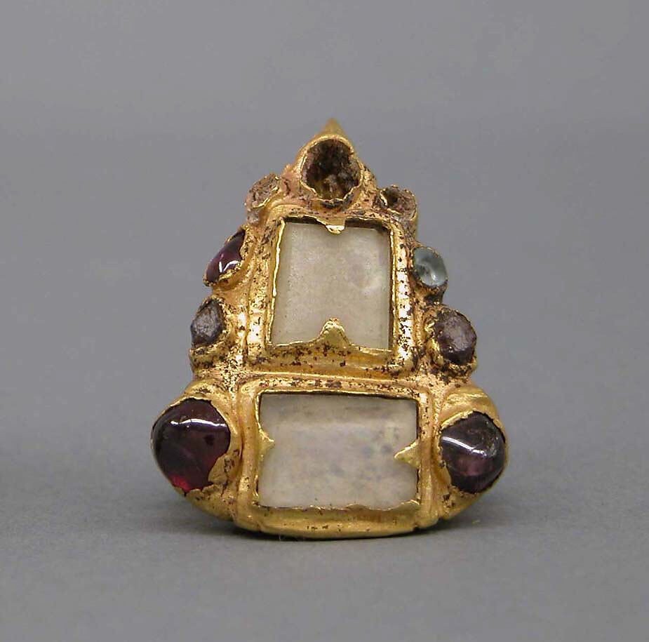 Pair of Ear Ornaments Inlaid with Stones, Gold with inlaid stones, Indonesia (Java)