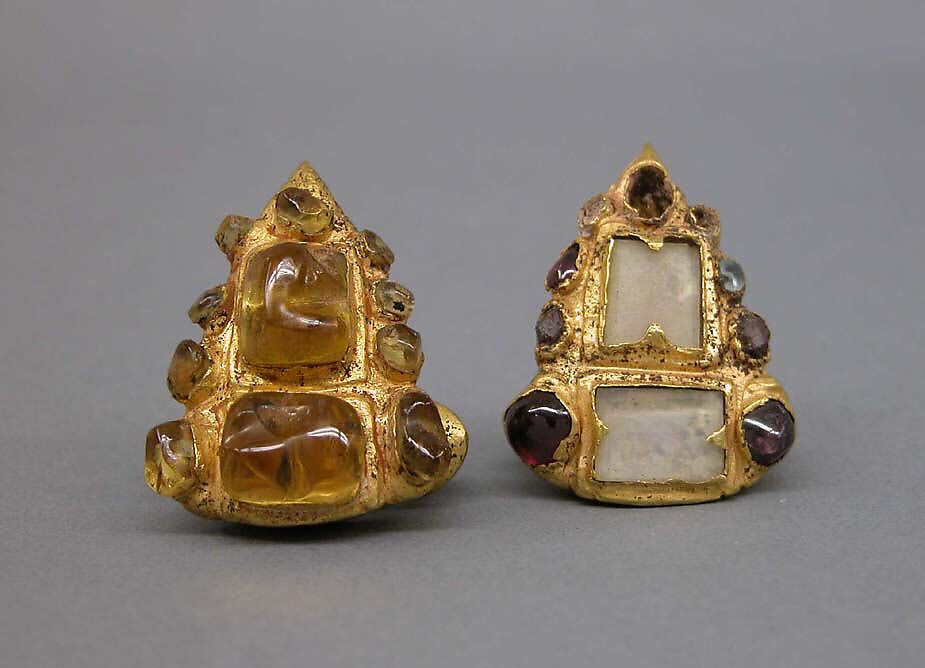 Pair of Ear Ornaments Inlaid with Stones, Gold with inlaid stones, Indonesia (Java) 