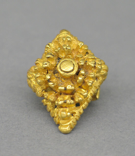 Earring | Indonesia (Java) | Central Javanese period | The Metropolitan ...