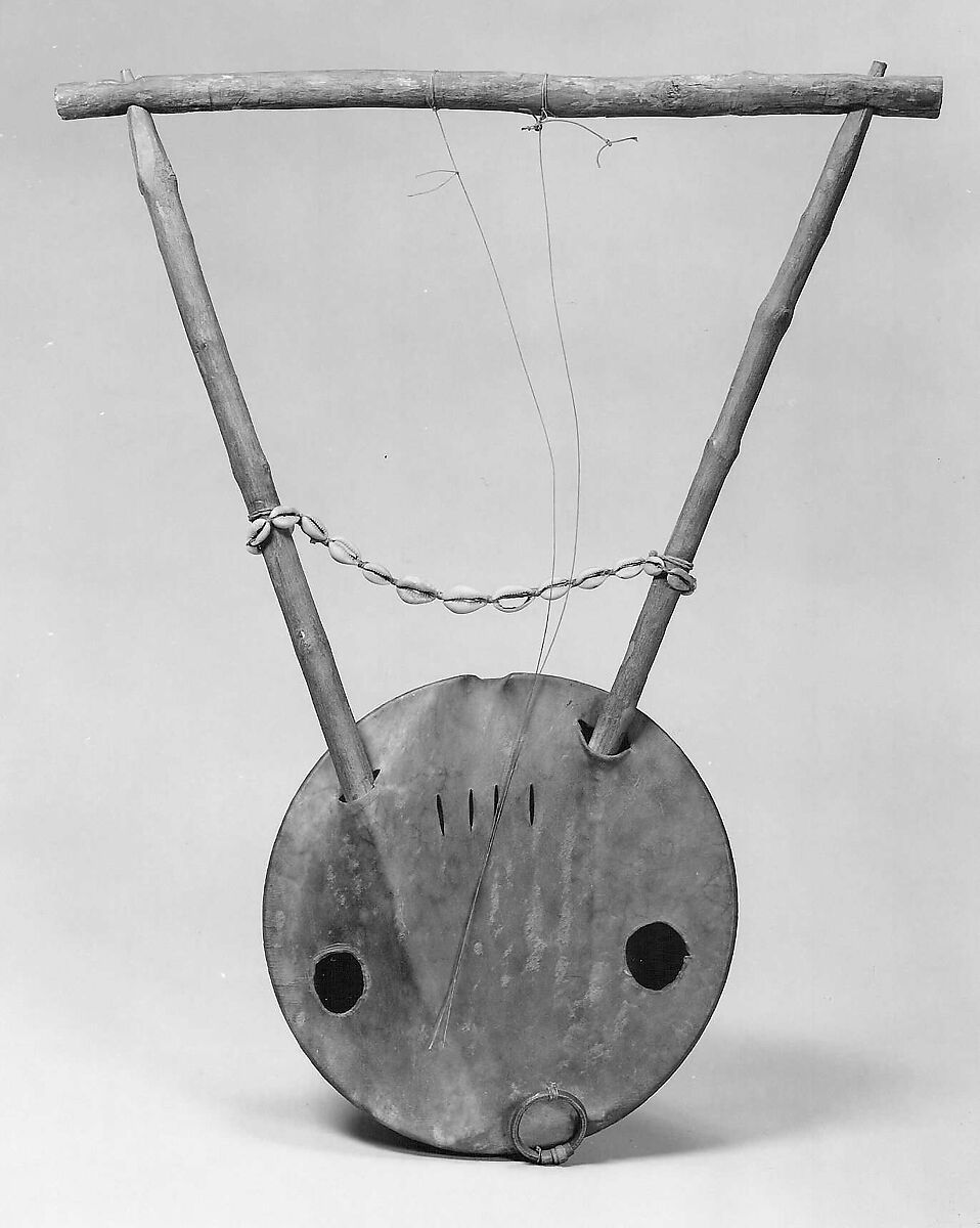 Lyre, Wood, skin, various materials, East African 