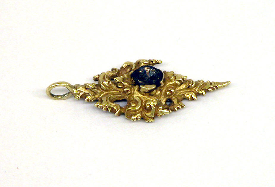 Pendant with Inlaid Stones Surrounded by Foliate Motif, Gold with inlaid stones, Indonesia 