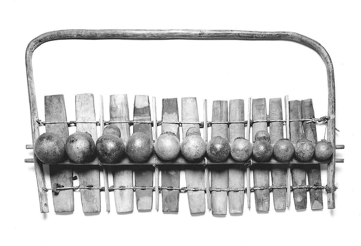 Timbila, Wood, leather skin, and twine, Chopi people