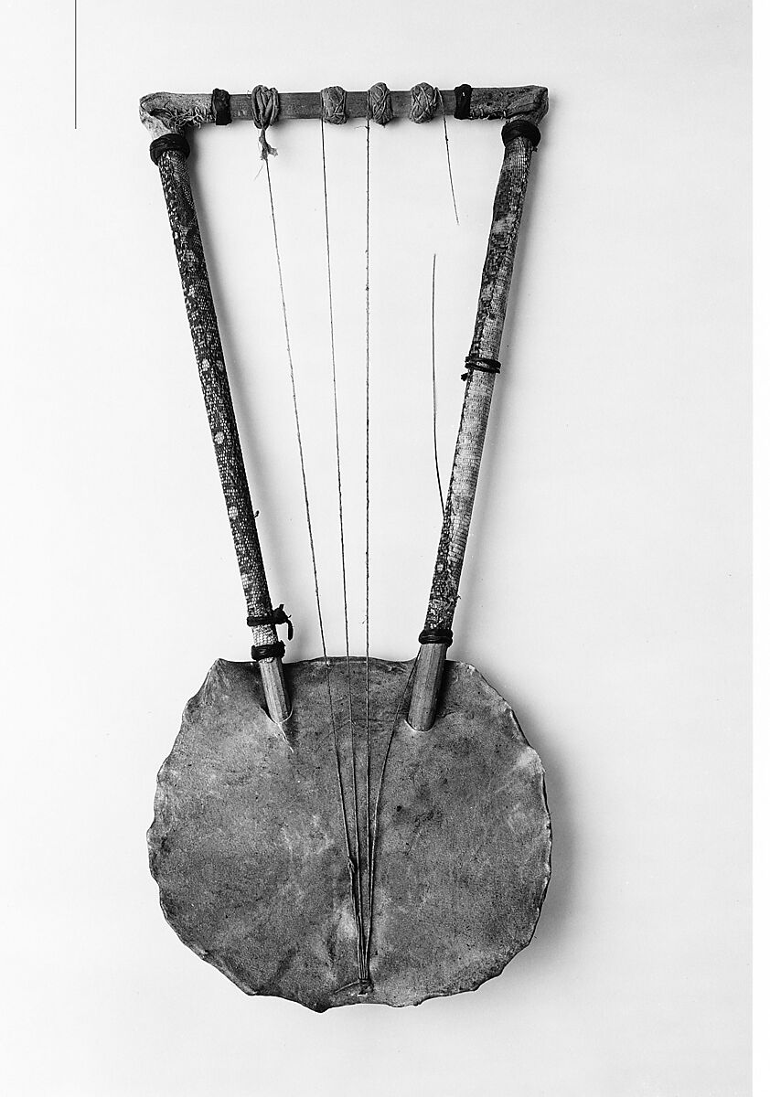 Bowl Lyre, Tortoiseshell, skin, wood, leather, probably Ethiopian 