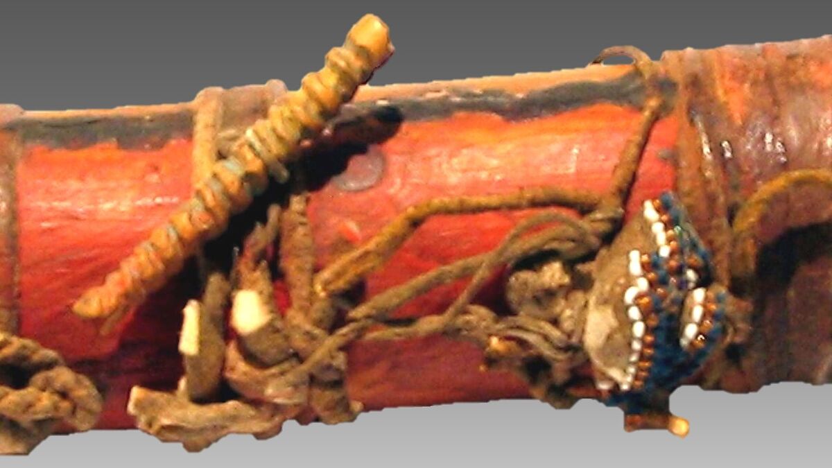 Pib-be-gwun or Siyontanka, Wood, skin, Native American (Chippewa or Ojibwa)