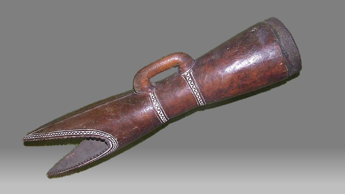 Apa, wood, lizard skin, Melanesian (Huon Gulf?, Papua New Guinean)