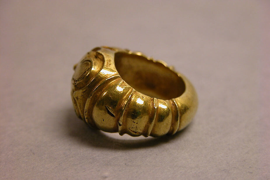 Ring with Incised Quatrefoil Design, Gold, Indonesia (Java)