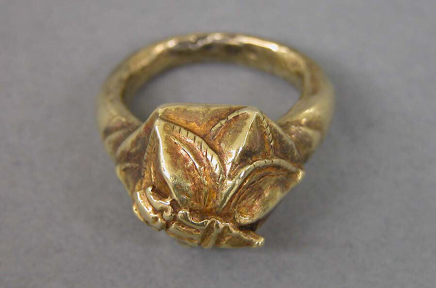 Ring with Lotus Motif on Bezel, Gold, Indonesia (Java) 