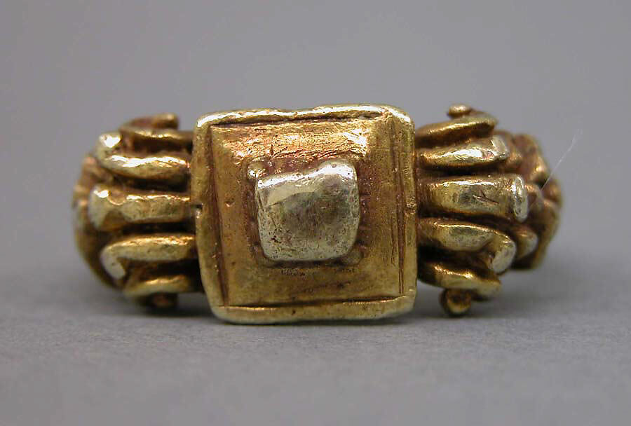 Stirrup-shaped Ring with Square Bezel, Gold, Indonesia (Java)