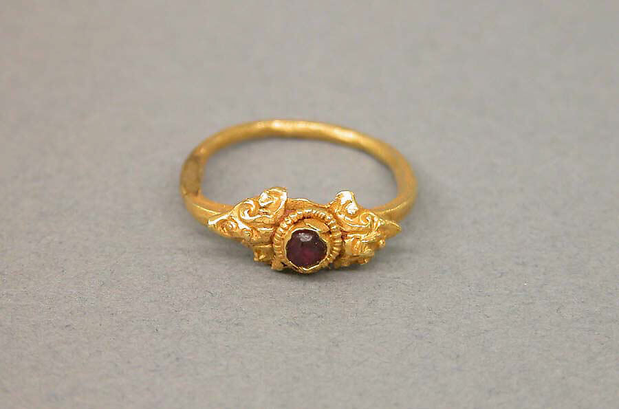 Ring with Purple Stone Surrounded by Foliate Designs, Gold with purple stone, Indonesia (Java) 