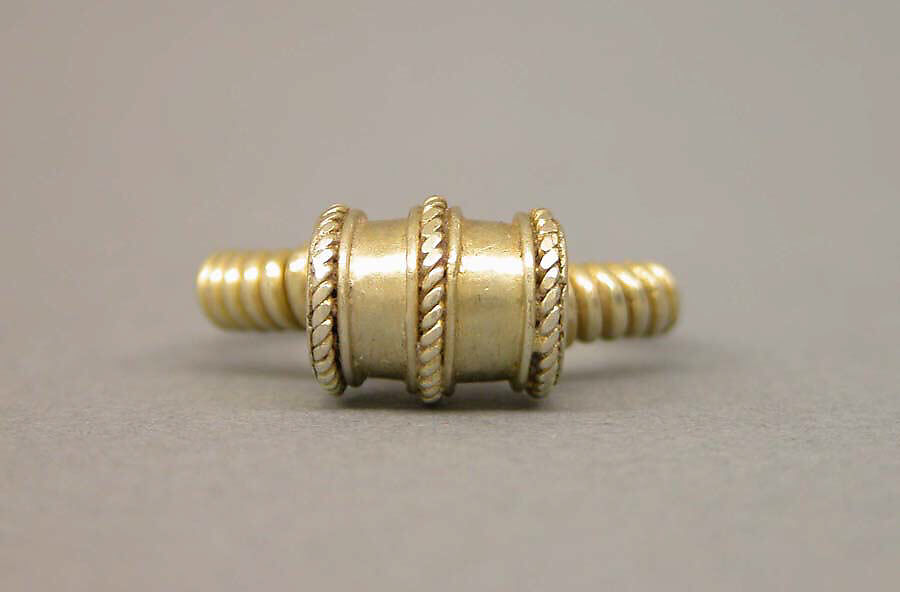 Ring with Barrel-shaped Bezel and Ribbed Hoop, Gold, Indonesia (Java)