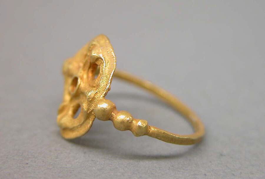 Ring with Discus of Vishnu, Gold, Indonesia (Java)