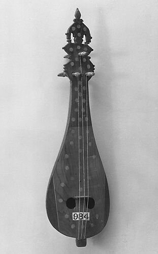 Lyraki ( small lyra)