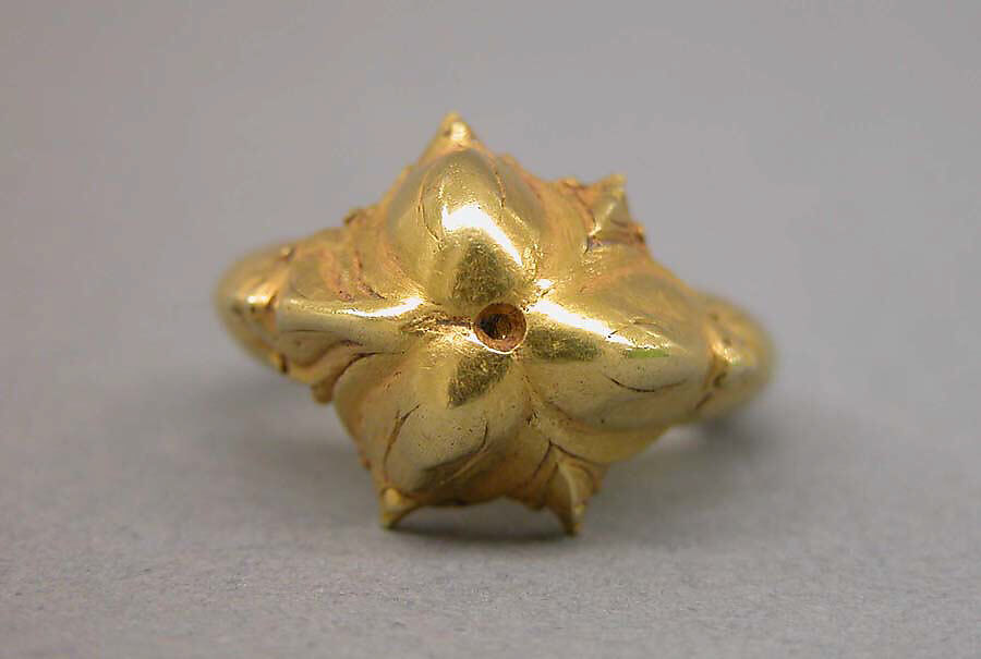 Ring with Lotus Motif, Gold, Indonesia (Java)