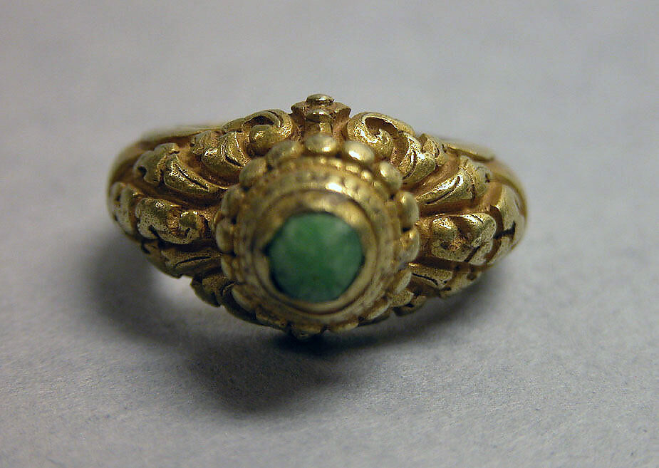 Ring with Inset Circular Green Stone, Gold with green stone, Indonesia (Java) 
