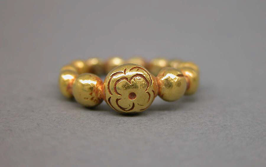 Ring Composed of 13 Beads, Gold, Indonesia (Java)