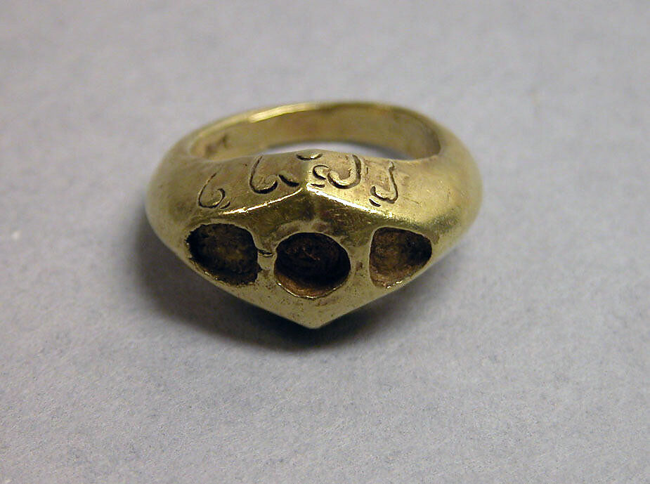 Ring with Lozenge-Shaped Bezel and O.J. Inscription, Gold, Indonesia (Java)