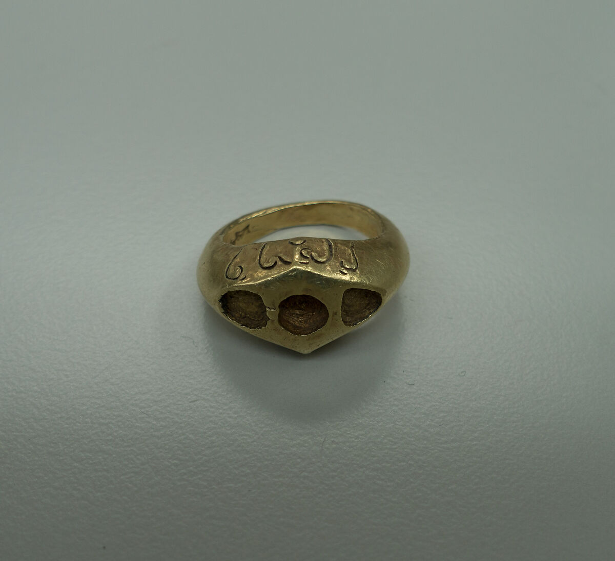 Ring with Lozenge-Shaped Bezel and O.J. Inscription, Gold, Indonesia (Java) 