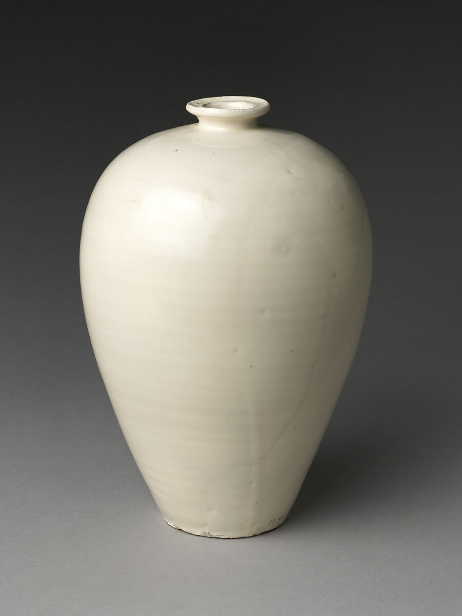 Vase in Meiping Shape, Stoneware with white glaze (Cizhou ware), China