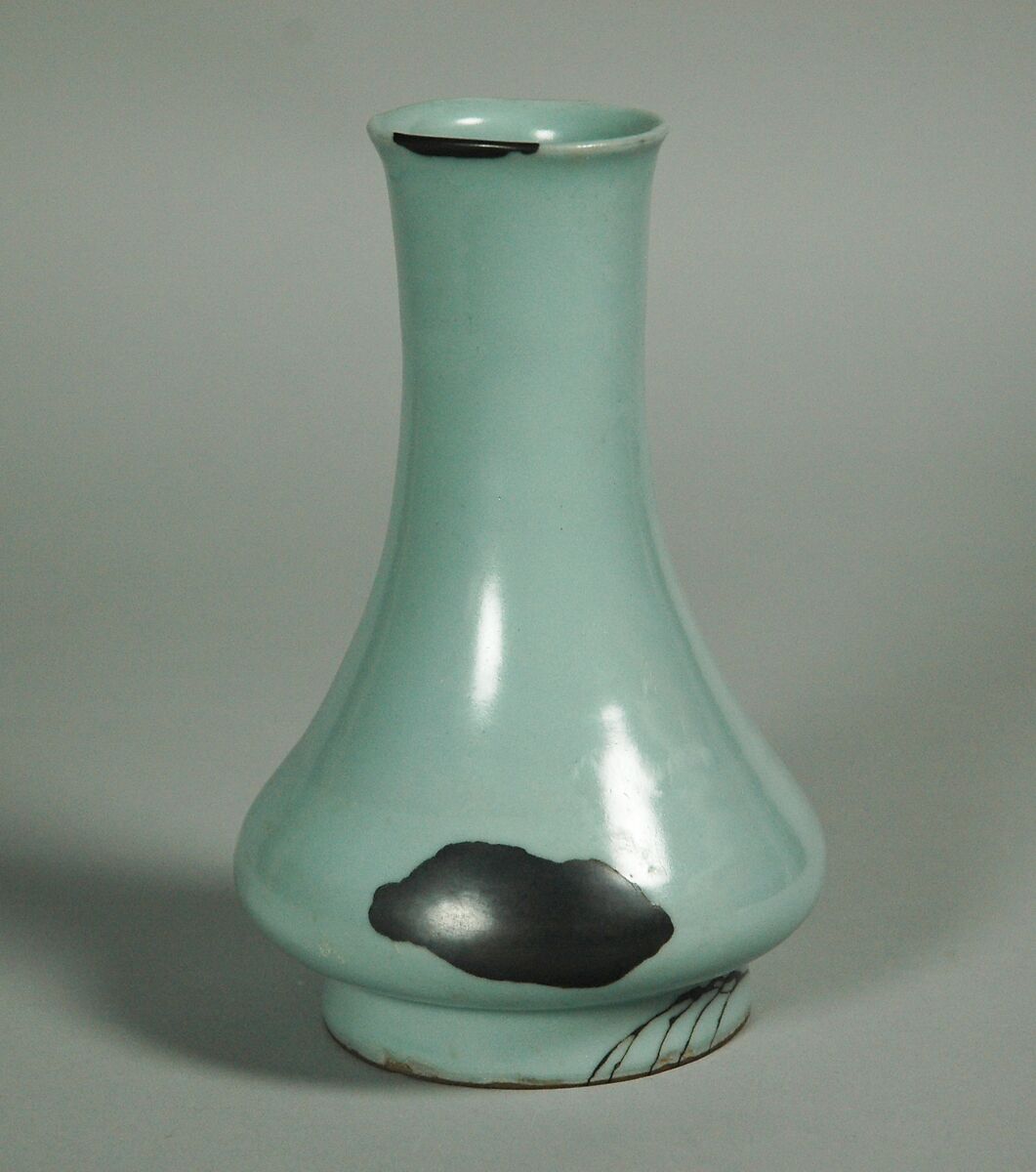 Vase, Stoneware with crackled glaze (Longquan ware), China