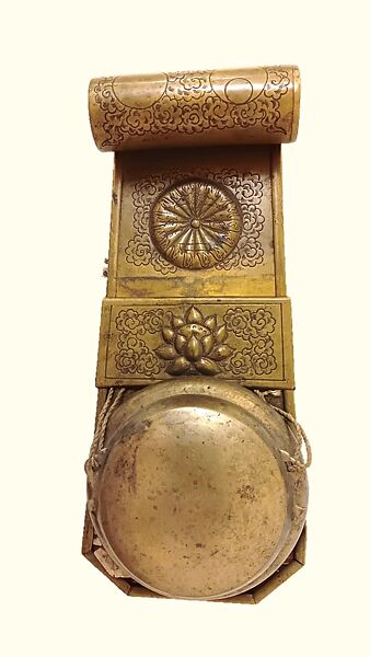 Hitotsu Gane  (一つ鐘 ), Brass, wood, skin, Japanese