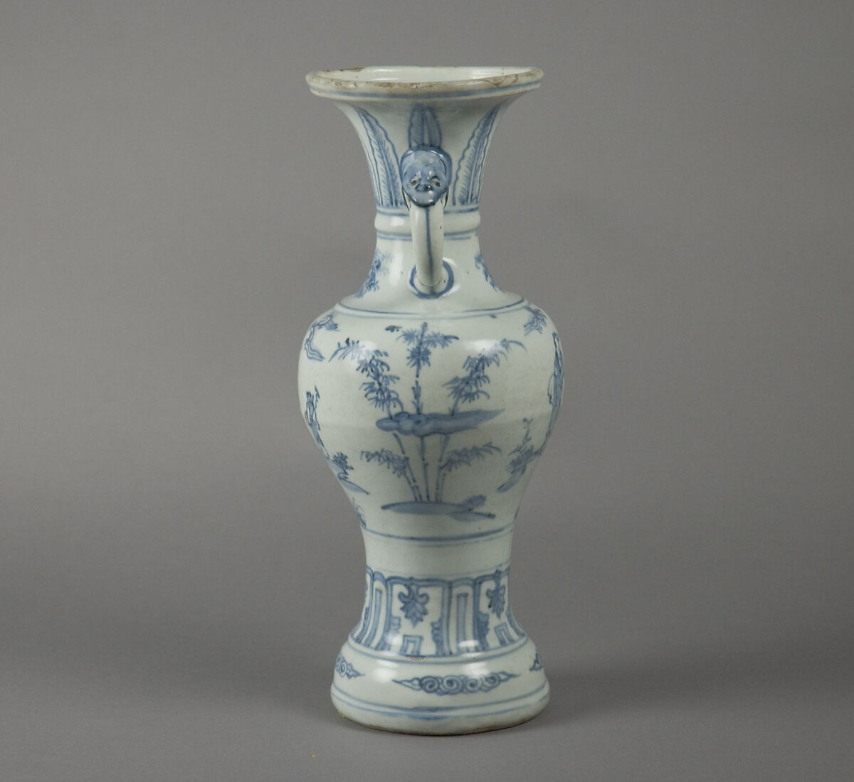 Vase, Porcelain painted in underglaze blue, China