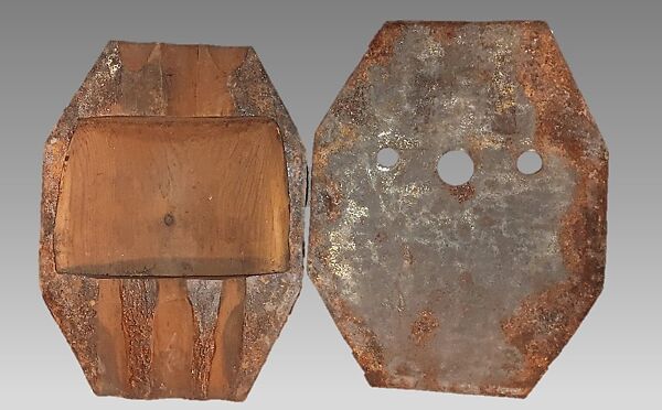 Triple Half-Stopped pipe, Wood, iron, resin, Native American (Northwest Coast)