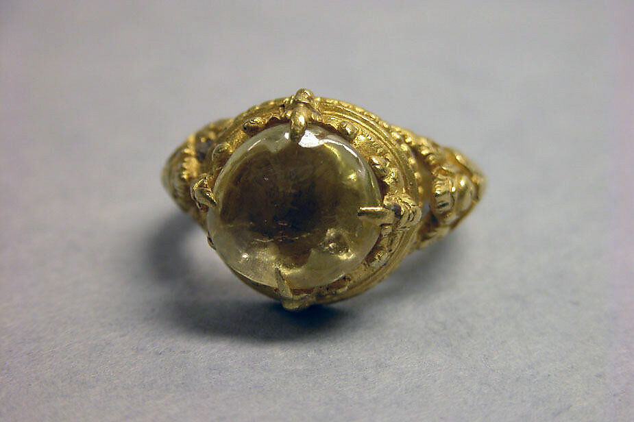 Ring with Yellow Stone and Ornamented with Foliate Forms, Gold with yellow stone, Indonesia (Java) 