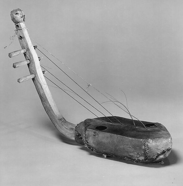 Angle Harp, Wood, skin, lacing, Mangbetu/Zandu people 