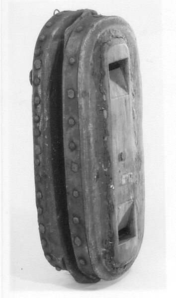 Stopped double pipe with bellows, Wood (red cear or spruce), leather, metal, resin, Native American (Northwest Coast)