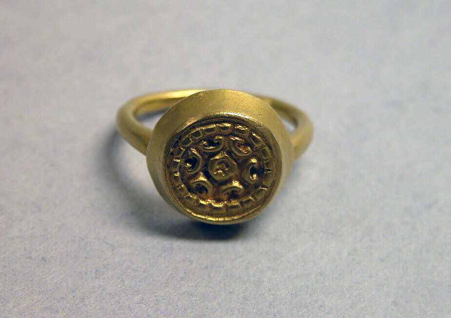 Ring with Circular Bezel with Abstract Design, Gold, Indonesia (Java) 