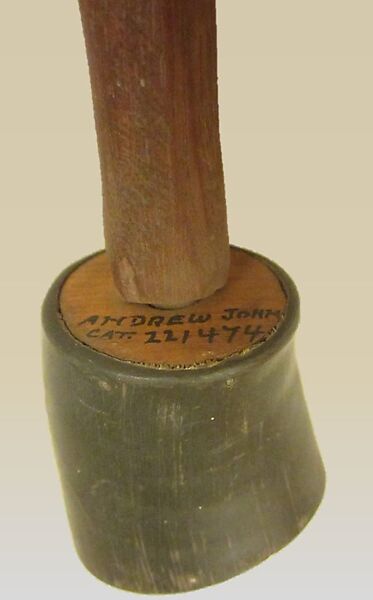 onoˀkæ ˀ  kastáwēˀshæˀ  (copy), horn (cow or ox), wood, pebbles or pellets, metal, Native American (Seneca)