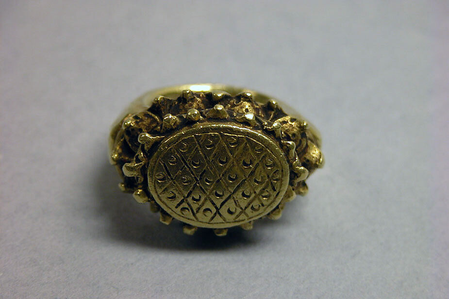 Stirrup-shaped Ring with Oval Bezel with Diaper Design, Gold, Indonesia (Java) 