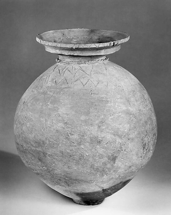Jar, Earthenware with incised decoration (Southern Tokai region), Japan 
