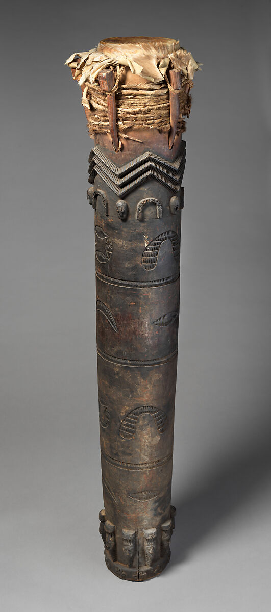 Fokwé (long drum), Wood, fur, Attie people, Akan cluster