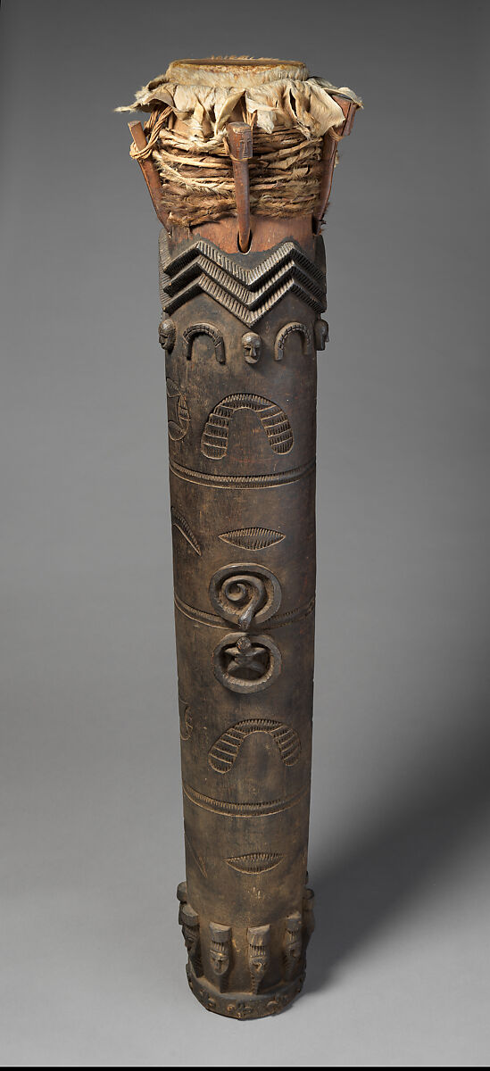 Fokwé (long drum), Wood, fur, Attie people, Akan cluster