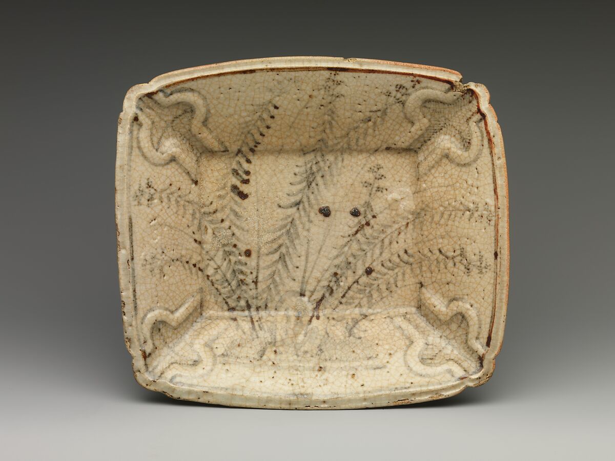 Molded Dish with Autumn Grasses, Stoneware with underglaze iron decoration (Mino ware, Shino style), Japan 